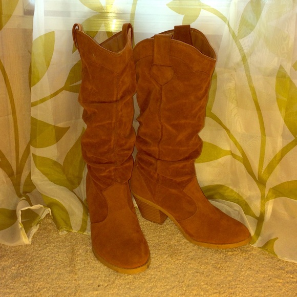 Slouchy rust brown western type boots