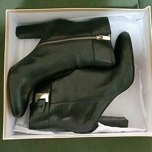 MICHAEL KORS Guilana ankle bootie