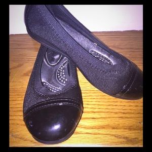 Kids/Girl black flats shoe. Sz 12.5. AmericanEagle