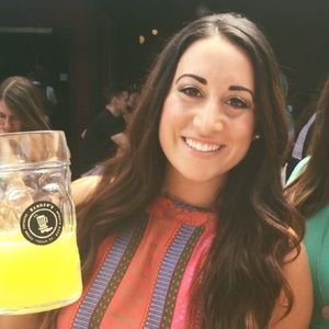 Meet your Posher, Lara