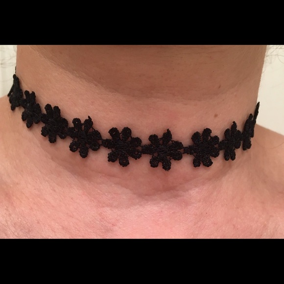 Black Flower Lace Choker - Picture 2 of 2