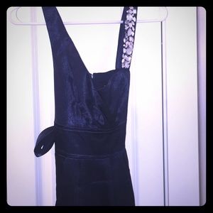 Navy cocktail dress with tie waist and pockets!