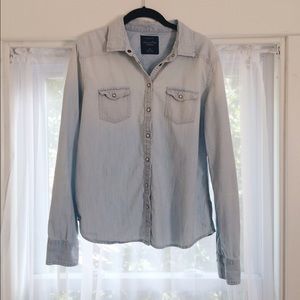 Double Pocket Chambray Shirt