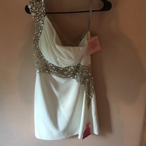 never worn homecoming dress