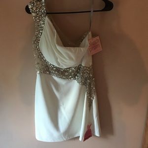 never worn homecoming dress