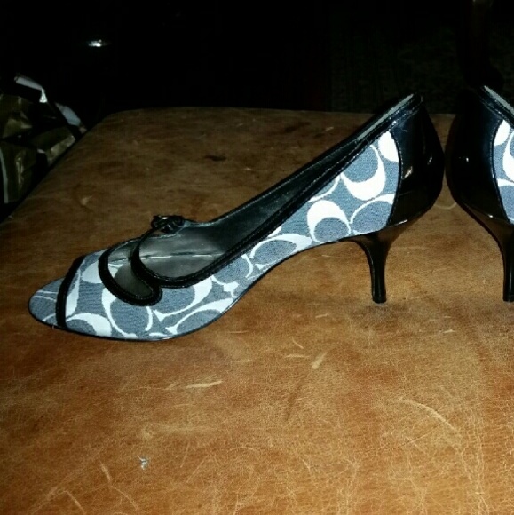 Coach heels - Picture 2 of 4