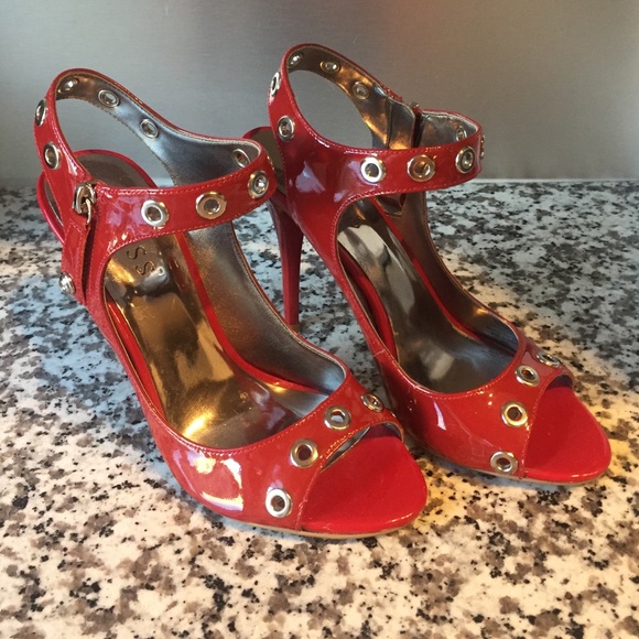 Red Patton leather Guess shoes 6.5