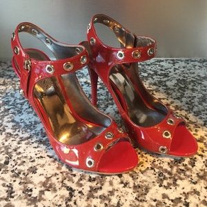 Red Patton leather Guess shoes 6.5