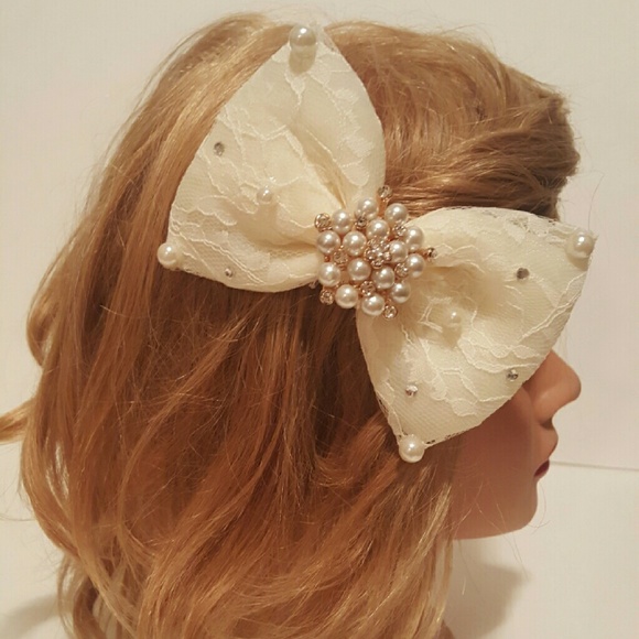 Bow hair clip