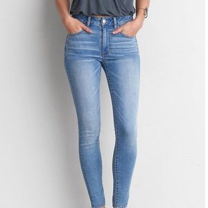 Hi-Rise Jeans/Jeggings