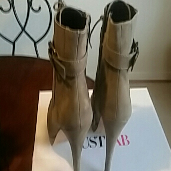 Boots - Picture 2 of 4