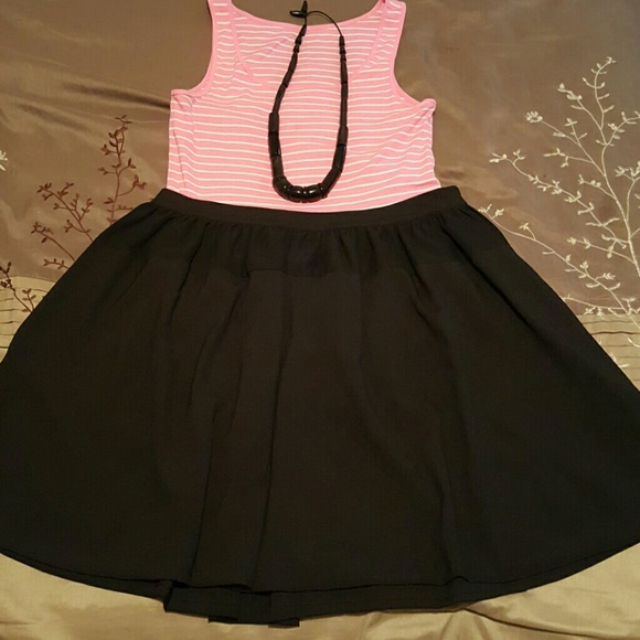 NEW CALVIN KLEIN BLACK SKIRT SZ 14