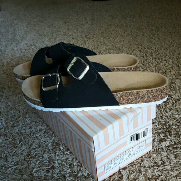 Womens sandles from Aeropostale
