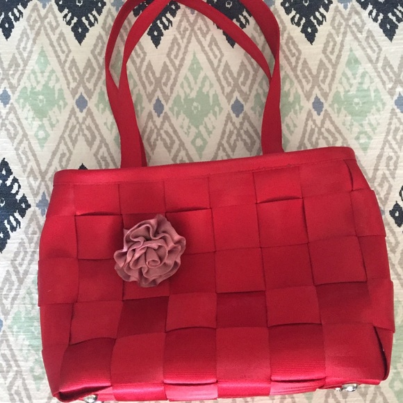 Harvey's Seatbelt Bag Large Tote in Red