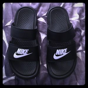 Black/White Nike Slides
