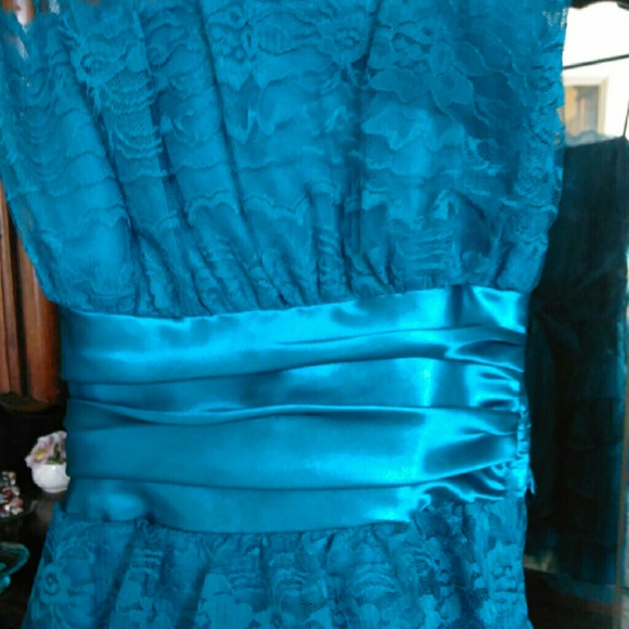 STRAPLESS MASQUERADE FORMAL DRESS SIZE 5/6, TEAL - Picture 2 of 6