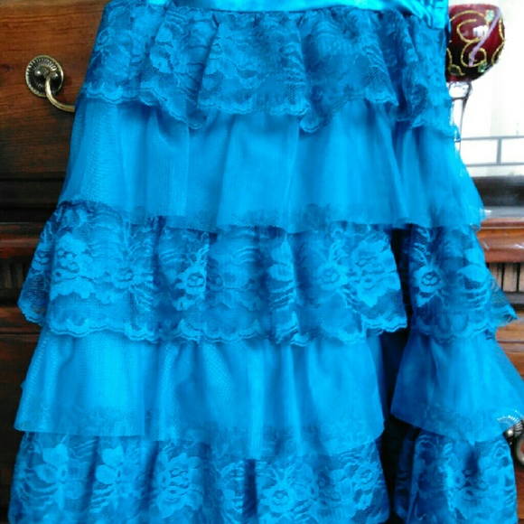 STRAPLESS MASQUERADE FORMAL DRESS SIZE 5/6, TEAL - Picture 3 of 6