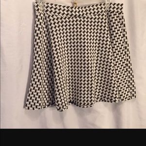 Houndstooth skirt
