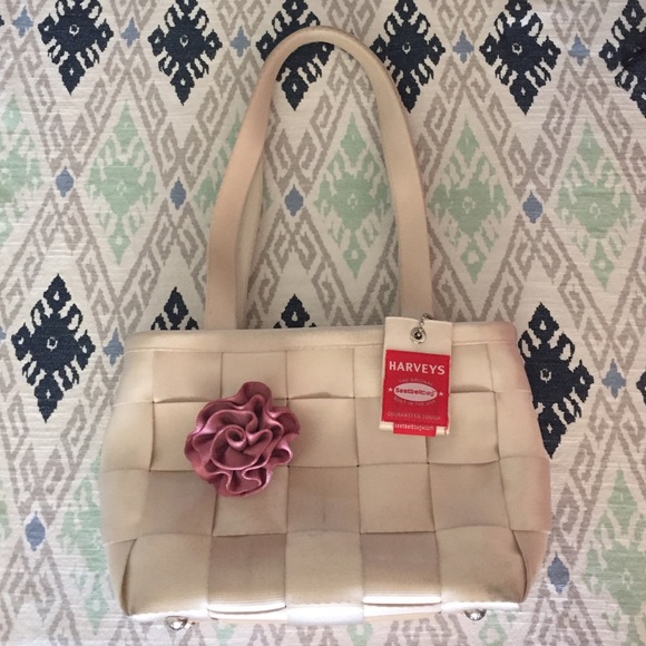 Harvey's Seatbelt Bag Medium Tote in Pearl