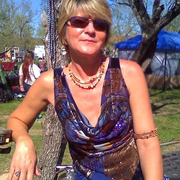 Meet your Posher, Michelle - Picture 1 of 1