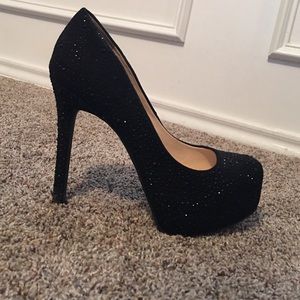 sparkly black pumps