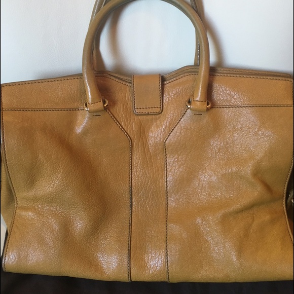 Authentic YSL Chyc handbag in medium - Picture 2 of 4
