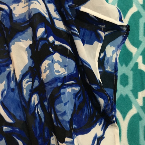 Swim cover up - Picture 3 of 3