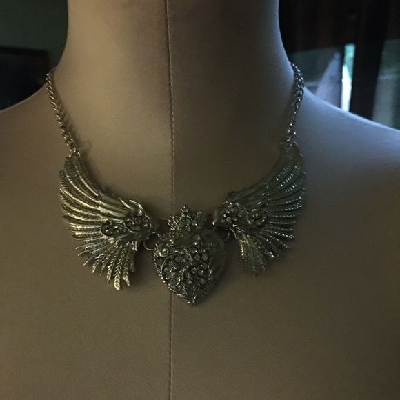 Angel Wing and Heart Necklace - Picture 1 of 2