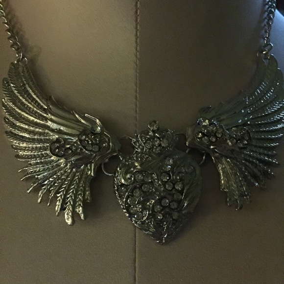 Angel Wing and Heart Necklace - Picture 2 of 2