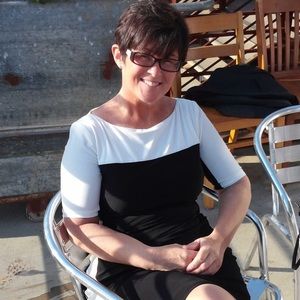 Meet your Posher, Debbie