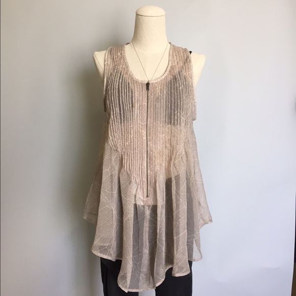 H&M pin tucked with zipper detail top