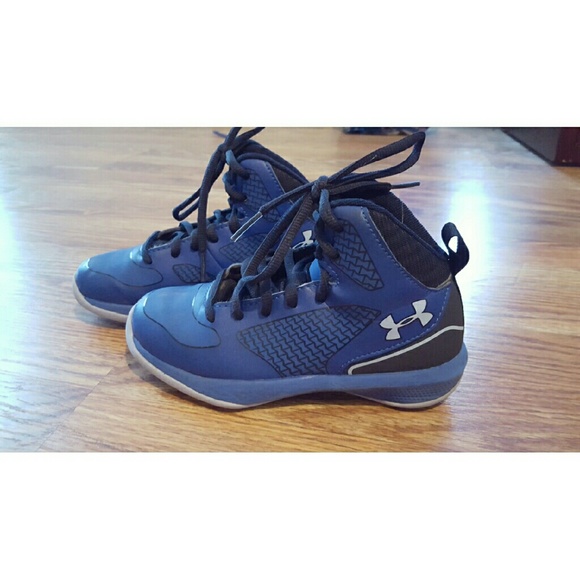 Boys Under Armour Basketball Shoes