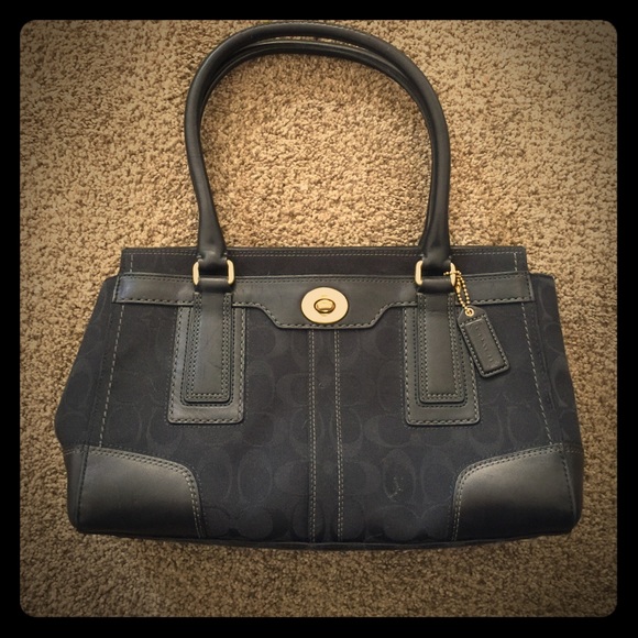 Coach Hampton signature should bag black