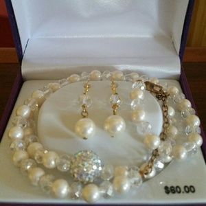 NWOT Elegant Faux Pearl Necklace and Earrings Set