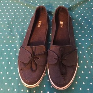 Nike slip on shoes