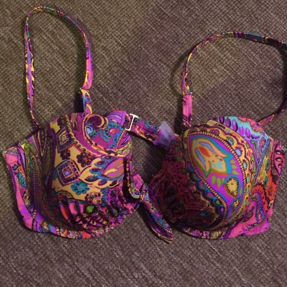 NWOT VS bathing suit top 38 C