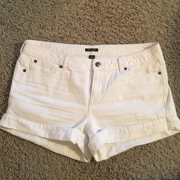 White cuffed shorts