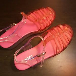 Rouge Helium shoes