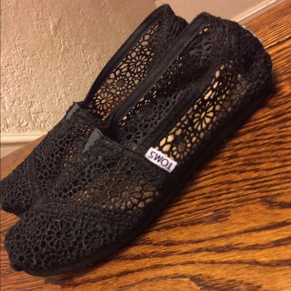 TOMS Black Crochet canvas