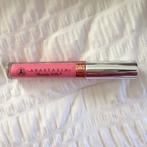 LOVELY ANASTASIA BEVERLY HILLS LIQUID LIPSTICK