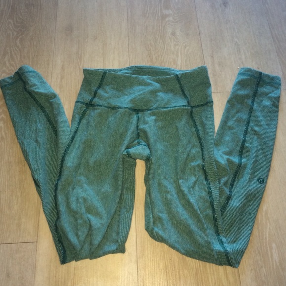 Green Lululemon leggings