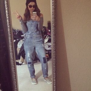 Jean overalls with patches