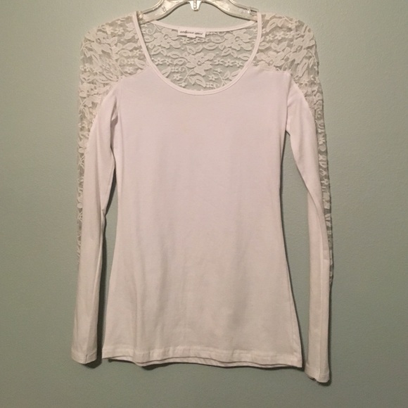 White long sleeve - Picture 1 of 2