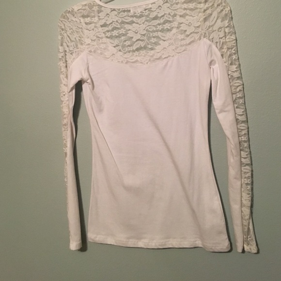White long sleeve - Picture 2 of 2
