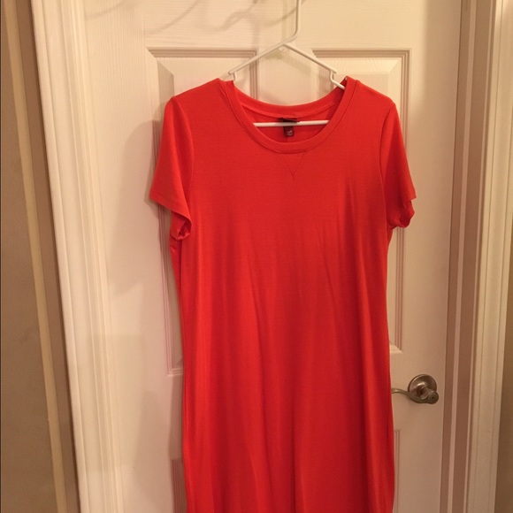 Coral T-shirt dress