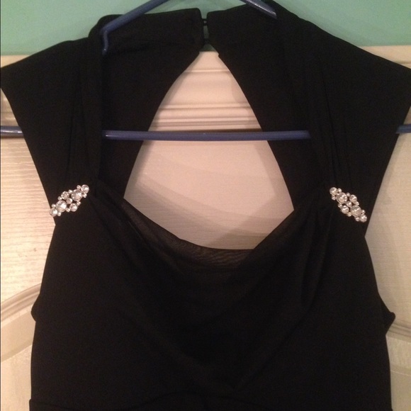 Black Evening Gown - Picture 2 of 3