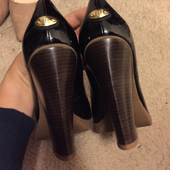 Gently worn BCBG MaxAzria rubber sole pumps - Picture 3 of 4
