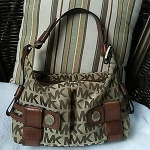 Final markdown ??Michael Kors shoulder bag