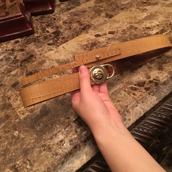 Tan and gold Michael Kors belt - Picture 2 of 4