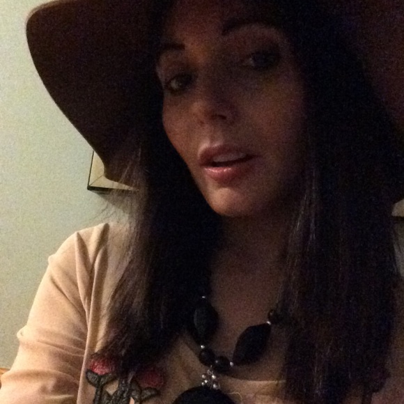 Brown Vegan Suede Floppy Hat with Black Bow 💜💜🌸 - Picture 2 of 3